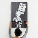 Poster mural "LOVE IS THE ANSWER"